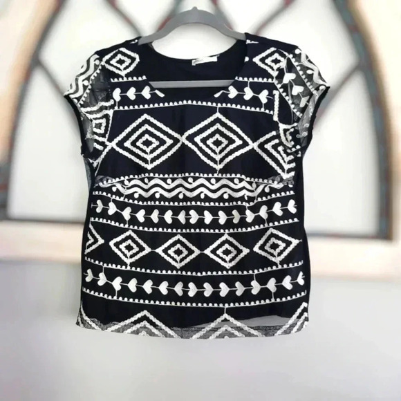 Lavand. Black Cream Embroidered Mesh Blouse With Chiffon Underlay Size SMALL - Picture 1 of 5